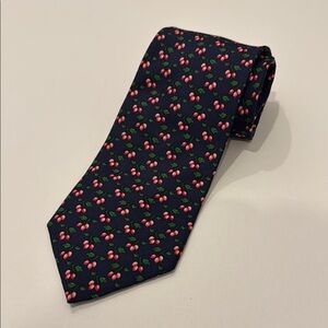 Brooks Brothers Makers holly berries print tie.  58” Length.  100% Silk.
